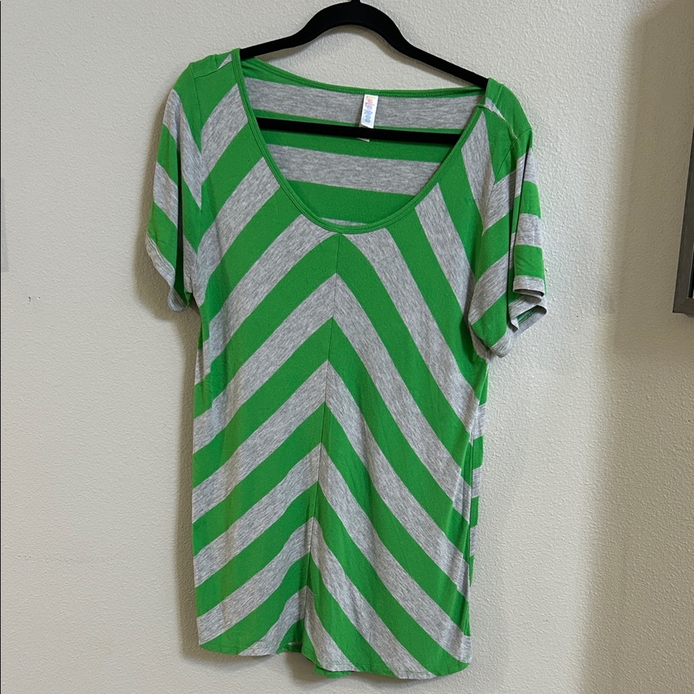 LuLaRoe Green and Gray Chevron Short Sleeve Top
